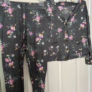 Joyspun 2 pc lounge set Sz 4-6 Like new